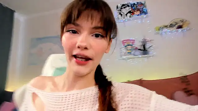 Zoe Vee online show from May 24, 2026, 3:28 am