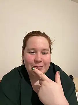 Snapshot of Miss_pow_bi_93 chatting on February 17, 2026, 10:29 pm Miss pow bi 93 online show from February 17, 2026, 10:29 pm