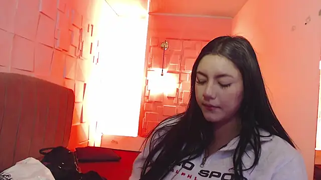 Snapshot of Megara_25 chatting on December 16, 2025, 5:06 pm Megara 25 online show from December 16, 2025, 5:06 pm