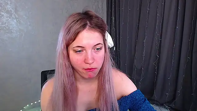 Snapshot of arlana_klart chatting on February 18, 2026, 4:10 am arlana klart online show from February 18, 2026, 4:10 am