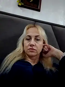 Snapshot of KissMiSveet chatting on January 17, 2026, 6:33 pm KissMiSveet online show from January 17, 2026, 6:33 pm