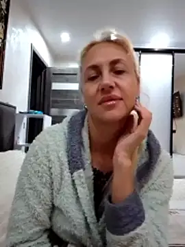 Snapshot of KissMiSveet chatting on December 21, 2025, 2:08 pm KissMiSveet online show from December 21, 2025, 2:08 pm