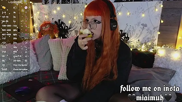 mia  yui online show from December 20, 2025, 10:34 pm