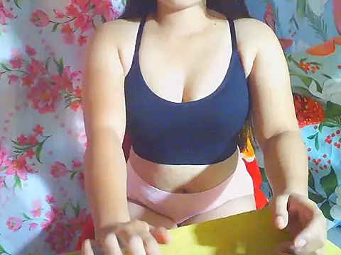 Snapshot of Katie_Winslet chatting on March 2, 2026, 11:33 pm Katie Winslet online show from March 2, 2026, 11:33 pm