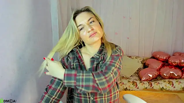 Snapshot of Marie_Ellie chatting on March 4, 2026, 1:24 am Marie Ellie online show from March 4, 2026, 1:24 am