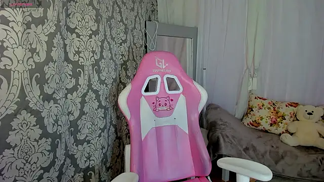 Snapshot of Marie_Ellie chatting on March 27, 2026, 1:36 am Marie Ellie online show from March 27, 2026, 1:36 am