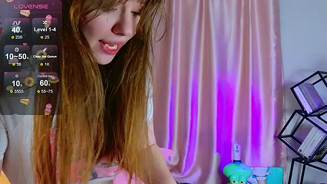 Snapshot of Moon__Bunny chatting on May 8, 2026, 1:37 pm Moon Bunny online show from May 8, 2026, 1:37 pm