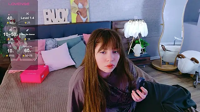 Snapshot of Moon__Bunny chatting on May 30, 2026, 3:39 pm Moon Bunny online show from May 30, 2026, 3:39 pm