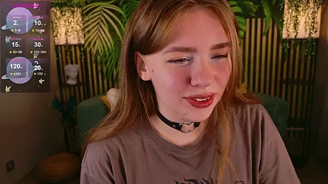 Snapshot of Moon__Bunny chatting on September 18, 2025, 3:26 pm Moon Bunny online show from September 18, 2025, 3:26 pm