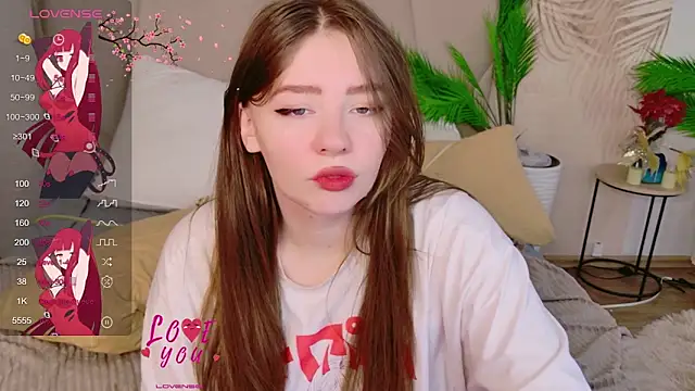 Snapshot of Moon__Bunny chatting on April 9, 2026, 4:24 pm Moon Bunny online show from April 9, 2026, 4:24 pm