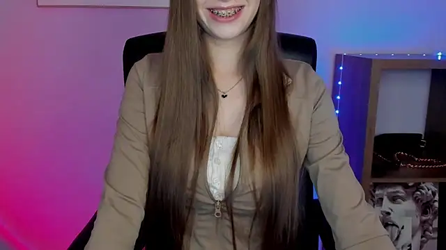 Snapshot of LuxMaya chatting on November 28, 2025, 7:41 am LuxMaya online show from November 28, 2025, 7:41 am