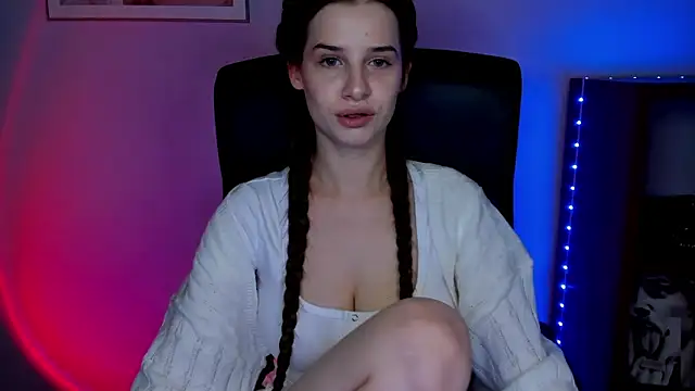 Snapshot of LuxMaya chatting on February 25, 2026, 7:30 am LuxMaya online show from February 25, 2026, 7:30 am