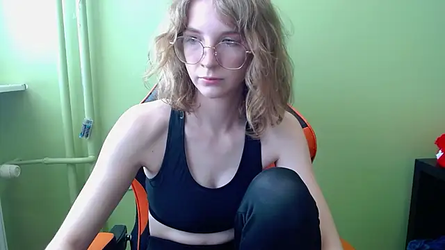 juicyPenny online show from March 17, 2026, 7:11 am