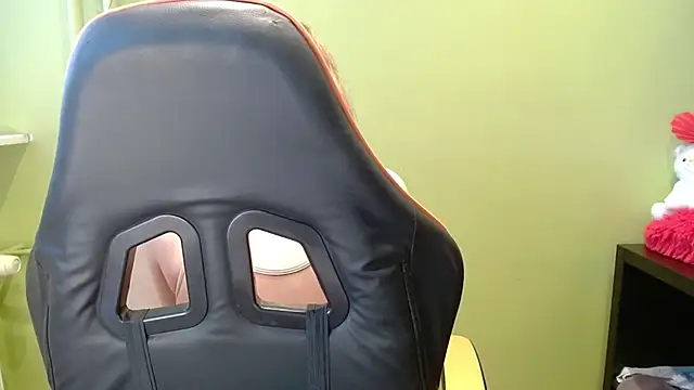 juicyPenny online show from February 23, 2026, 7:20 am