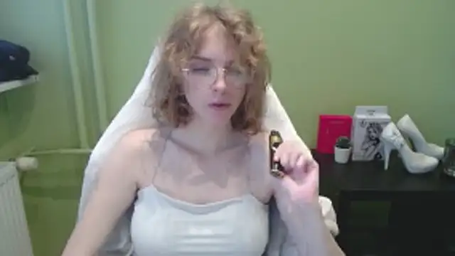 juicyPenny online show from November 29, 2025, 11:10 am