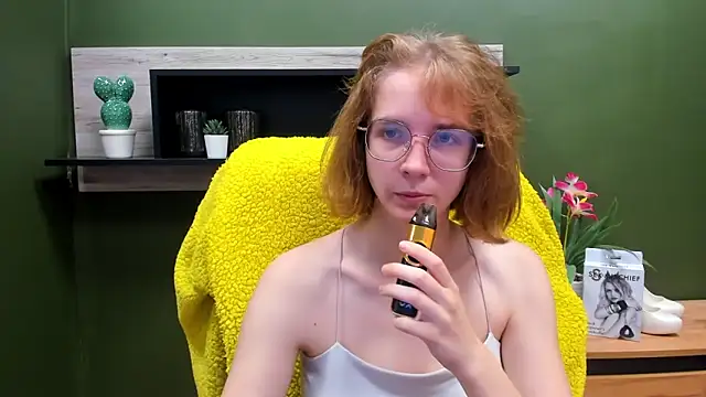 juicyPenny online show from September 29, 2025, 6:31 am