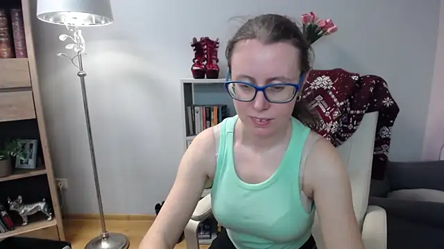 Snapshot of sweetxLizzy chatting on February 10, 2026, 5:28 am sweetxLizzy online show from February 10, 2026, 5:28 am