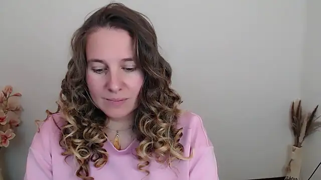 Snapshot of Darklure_ chatting on October 7, 2025, 10:33 pm Darklure  online show from October 7, 2025, 10:33 pm