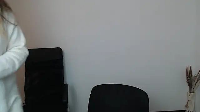 Snapshot of Darklure_ chatting on October 29, 2025, 10:20 pm Darklure  online show from October 29, 2025, 10:20 pm