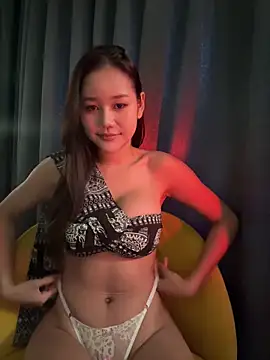 Snapshot of cherrycuteasian chatting on April 12, 2026, 12:47 am cherrycuteasian online show from April 12, 2026, 12:47 am