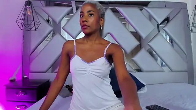 Lorenn Hill online show from October 25, 2025, 12:50 pm