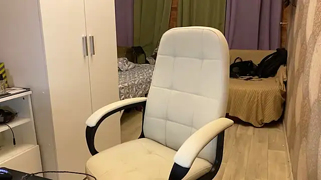 Snapshot of eleganc3 chatting on March 28, 2026, 9:27 pm eleganc3 online show from March 28, 2026, 9:27 pm