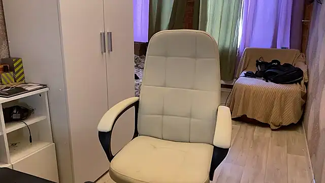 Snapshot of eleganc3 chatting on March 28, 2026, 9:21 am eleganc3 online show from March 28, 2026, 9:21 am