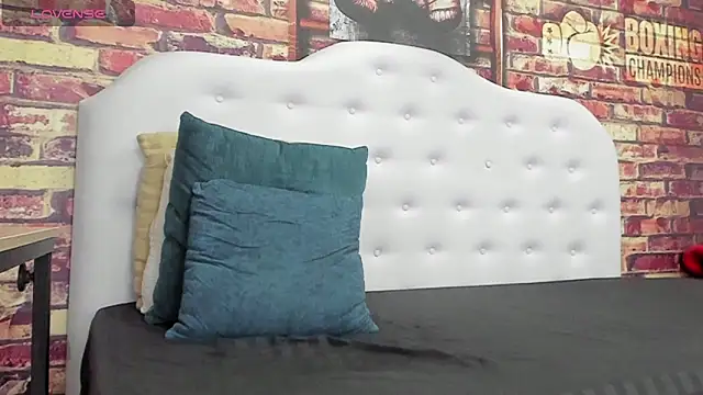 Snapshot of Damian_Shakur chatting on February 13, 2026, 12:49 pm Damian Shakur online show from February 13, 2026, 12:49 pm