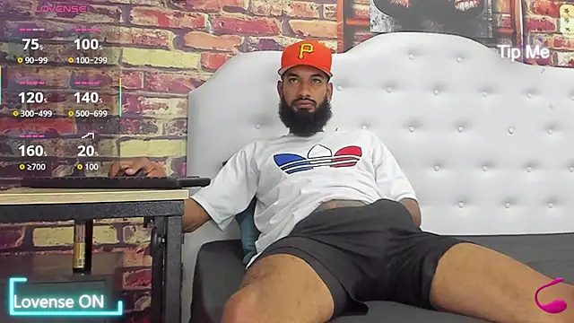 Snapshot of Damian_Shakur chatting on February 2, 2026, 12:26 pm Damian Shakur online show from February 2, 2026, 12:26 pm