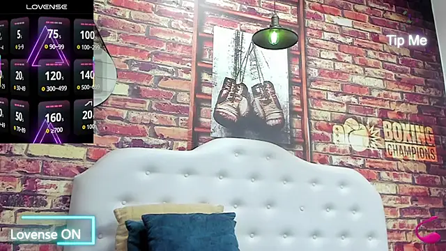 Snapshot of Damian_Shakur chatting on February 4, 2026, 12:11 pm Damian Shakur online show from February 4, 2026, 12:11 pm