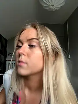 minidollxxx online show from October 22, 2025, 3:22 pm