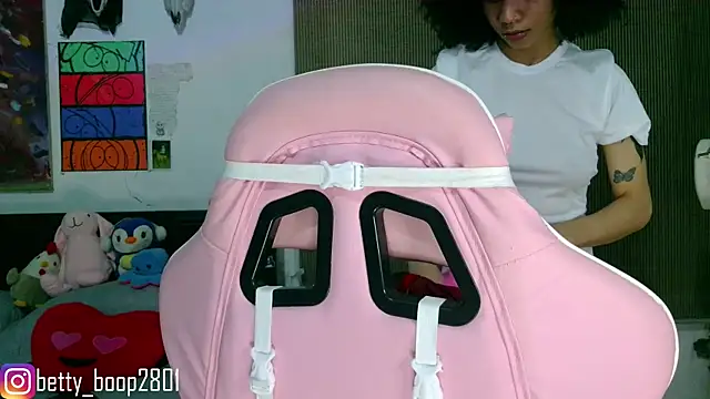 Snapshot of bettyboo2801 chatting on May 8, 2026, 4:27 am bettyboo2801 online show from May 8, 2026, 4:27 am