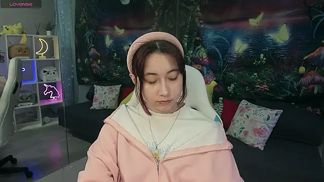 Snapshot of ClaraParks chatting on February 4, 2026, 8:26 pm ClaraParks online show from February 4, 2026, 8:26 pm