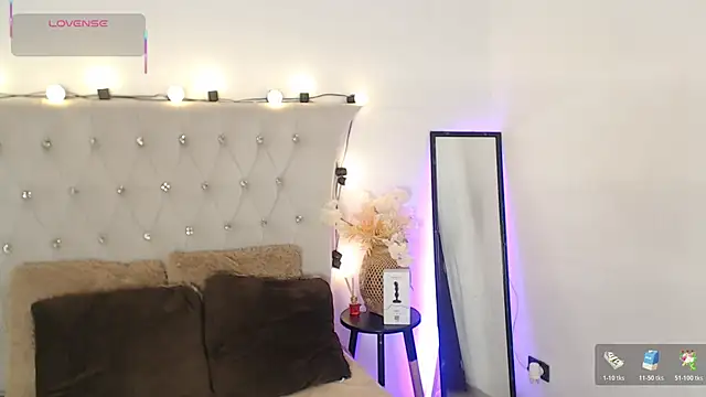 Dulcey  online show from January 15, 2026, 4:05 am