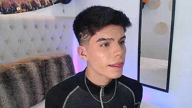 Dulcey  online show from October 12, 2025, 4:03 am