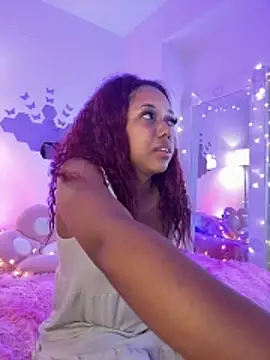 Snapshot of _Zahara_ chatting on February 7, 2026, 11:02 pm Zahara online show from February 7, 2026, 11:02 pm