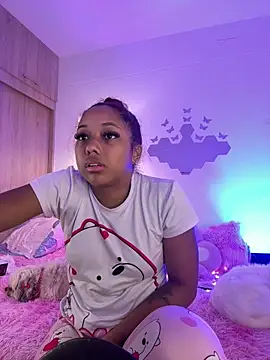 Snapshot of _Zahara_ chatting on April 19, 2026, 12:00 am Zahara online show from April 19, 2026, 12:00 am