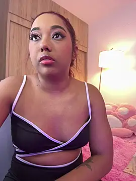 Snapshot of _Zahara_ chatting on December 20, 2025, 11:07 pm Zahara online show from December 20, 2025, 11:07 pm