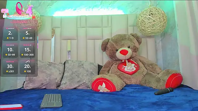 Snapshot of NikkyyRed chatting on September 12, 2025, 3:50 am NikkyyRed online show from September 12, 2025, 3:50 am