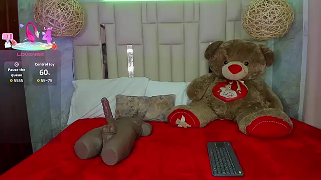 NikkyyRed online show from November 29, 2025, 2:55 am