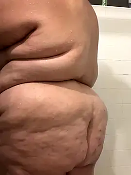 lulusatansbaby online show from November 6, 2025, 6:39 am