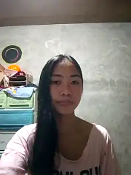 Snapshot of SweetMissPinay18 chatting on May 23, 2026, 2:27 pm SweetMissPinay18 online show from May 23, 2026, 2:27 pm