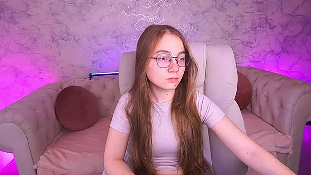 Snapshot of ArrinaWairr chatting on December 19, 2025, 8:49 am ArrinaWairr online show from December 19, 2025, 8:49 am