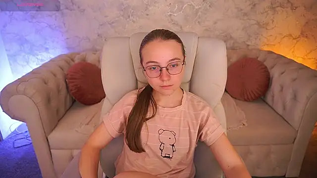 ArrinaWairr online show from September 19, 2025, 7:23 am