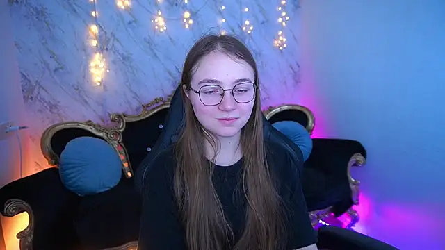 Snapshot of ArrinaWairr chatting on February 5, 2026, 8:43 am ArrinaWairr online show from February 5, 2026, 8:43 am