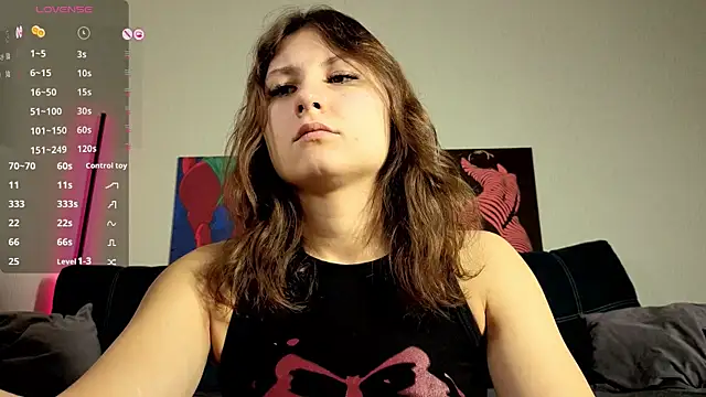 Snapshot of TrixiBell chatting on November 19, 2025, 4:56 am TrixiBell online show from November 19, 2025, 4:56 am