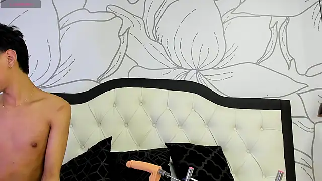 Jim twink online show from November 1, 2025, 7:52 pm