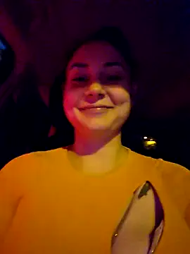 Snapshot of SaraViss20 chatting on October 9, 2025, 8:09 pm SaraViss20 online show from October 9, 2025, 8:09 pm