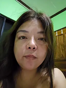 allesandra11 online show from December 18, 2025, 6:45 pm