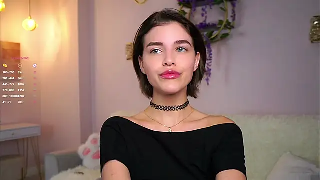 EleneButton online show from October 24, 2025, 1:04 am